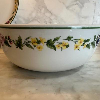 Royal Worcester England “Worcester Herbs” Dinnerware Set