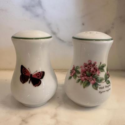 Royal Worcester England “Worcester Herbs” Dinnerware Set