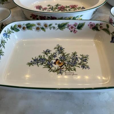 Royal Worcester England “Worcester Herbs” Dinnerware Set