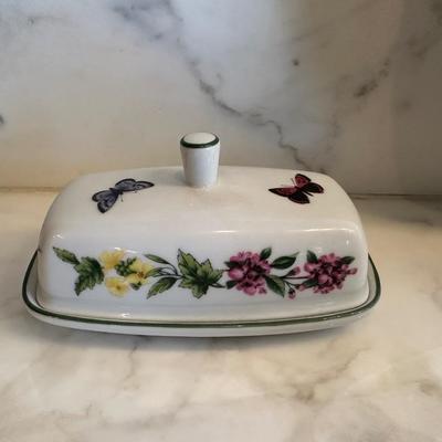 Royal Worcester England “Worcester Herbs” Dinnerware Set