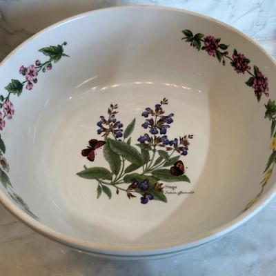 Royal Worcester England “Worcester Herbs” Dinnerware Set