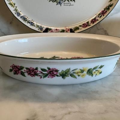Royal Worcester England “Worcester Herbs” Dinnerware Set