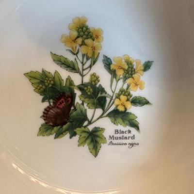 Royal Worcester England “Worcester Herbs” Dinnerware Set