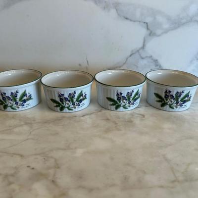 Royal Worcester England “Worcester Herbs” Dinnerware Set