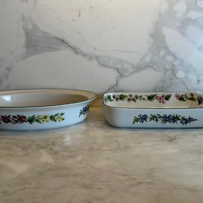 Royal Worcester England “Worcester Herbs” Dinnerware Set