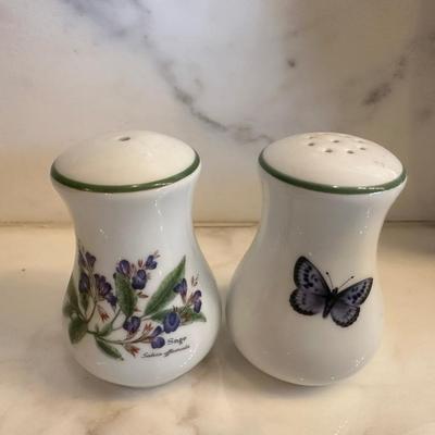 Royal Worcester England “Worcester Herbs” Dinnerware Set
