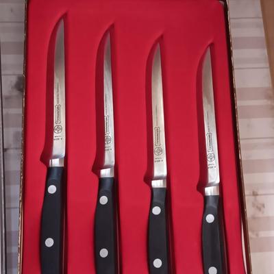 GORHAM FLATWARE FOR 7 AND MUNDIAL STEAK KNIVES