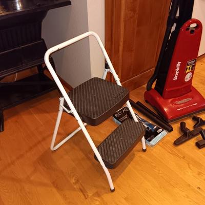 SIMPLICITY VACUUM WITH ATTACHMENTS AND FOLDING STEP STOOL