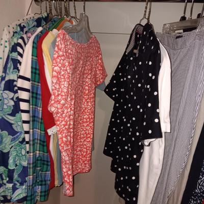 LADIES CASUAL CLOTHES FROM TALBOTS, CHICOS, COLDWATER CREEK, ETC (MEDIUM & 6-8 PANTS)