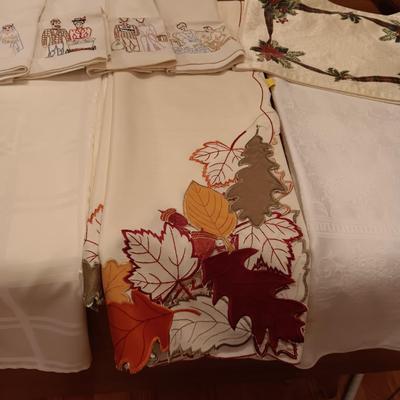 LINEN TABLECLOTHS, HAND EMBROIDERED KITCHEN TOWELS & 4 PLACEMATS