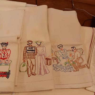 LINEN TABLECLOTHS, HAND EMBROIDERED KITCHEN TOWELS & 4 PLACEMATS