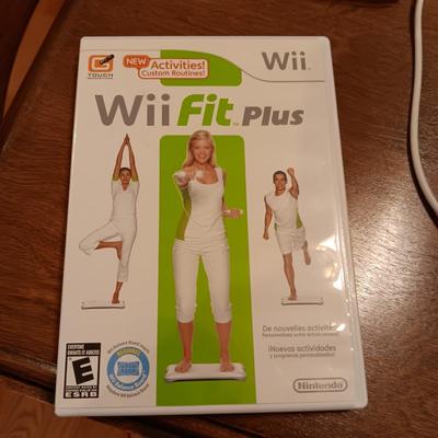 Wii GAMING SYSTEM WITH EXTRAS