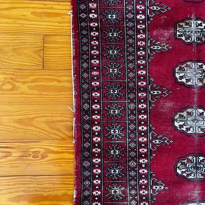 Sale Photo Thumbnail #44: Measures 5'6" x 3'1"
Low pile areas mainly located in center around medallions.