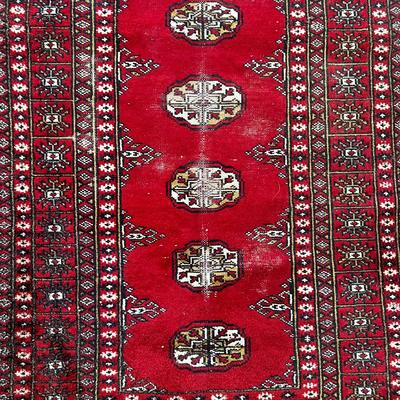 Sale Photo Thumbnail #41: Measures 5'6" x 3'1"
Low pile areas mainly located in center around medallions.