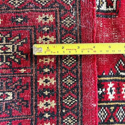 Sale Photo Thumbnail #46: Measures 5'6" x 3'1"
Low pile areas mainly located in center around medallions.