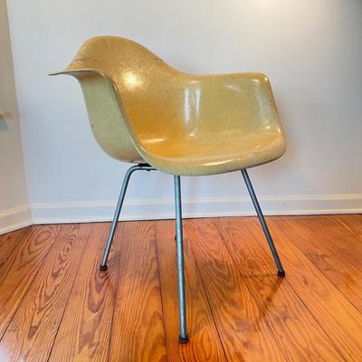 Sale Photo Thumbnail #95: Metal legs with light rust spots, back rest has two crack/split lines but back is still supported.
Measures 29.25"H x 24.75"W x 24"D, seat height 15.5" x seat depth 18.5"
