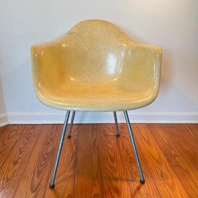 Sale Photo Thumbnail #96: Metal legs with light rust spots, back rest has two crack/split lines but back is still supported.
Measures 29.25"H x 24.75"W x 24"D, seat height 15.5" x seat depth 18.5"