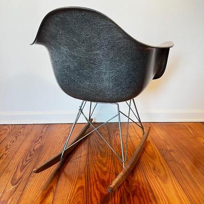 Sale Photo Thumbnail #5: Chair is in good condition.
Measures 27.5"H x 24.5"W x 25"D, seat height 15.5" x seat depth 18.5"
