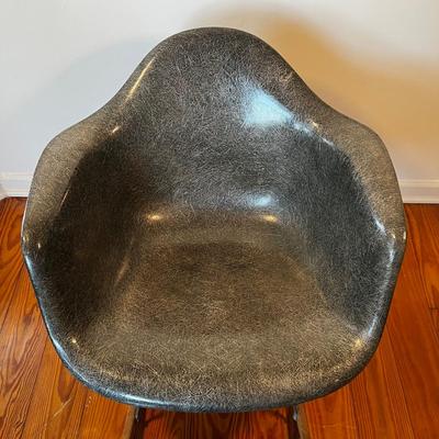 Sale Photo Thumbnail #6: Chair is in good condition.
Measures 27.5"H x 24.5"W x 25"D, seat height 15.5" x seat depth 18.5"