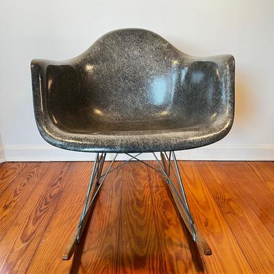Sale Photo Thumbnail #3: Chair is in good condition.
Measures 27.5"H x 24.5"W x 25"D, seat height 15.5" x seat depth 18.5"