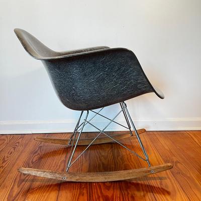 Sale Photo Thumbnail #4: Chair is in good condition.
Measures 27.5"H x 24.5"W x 25"D, seat height 15.5" x seat depth 18.5"