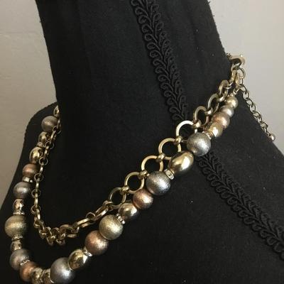 Beautiful White House, Black market statement, necklace gold toned very nice