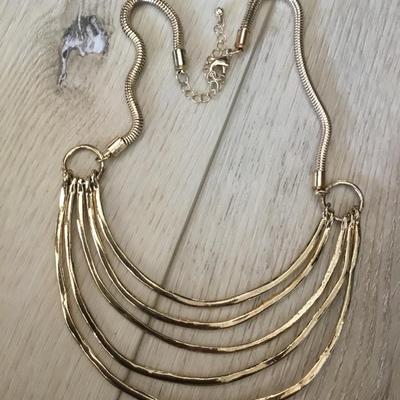 Beautiful very nice gold toned statement, necklace