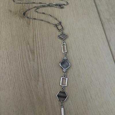 Beautiful White House Black market Silvertone shell necklace very beautiful very nice