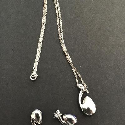 Silvertone necklace, SilverTone pendant with blue rhinestone, earring combo