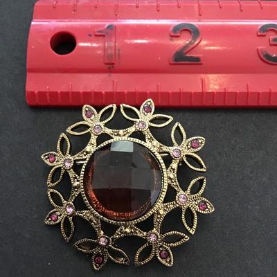 Vintage brush, gold tone, brooch