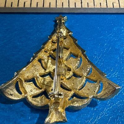 J.J. (Jonette Jewelry) Christmas Tree Brooch Pin.