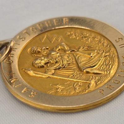 Lot 9: 14k Gold Saint Christopher Pendant - 9g
