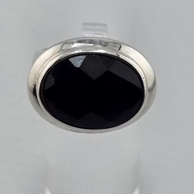 Lot 15: 925 Silver - Black Onyx Ring / Size 6.5 / 9g