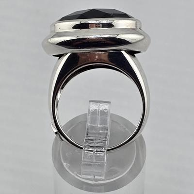Lot 15: 925 Silver - Black Onyx Ring / Size 6.5 / 9g