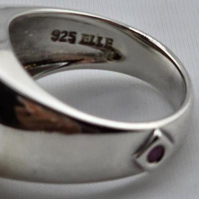 Lot 15: 925 Silver - Black Onyx Ring / Size 6.5 / 9g