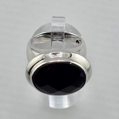 Lot 15: 925 Silver - Black Onyx Ring / Size 6.5 / 9g