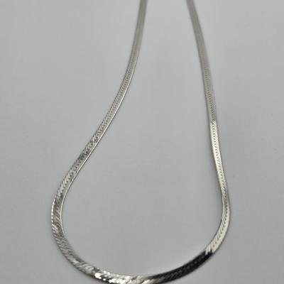 Lot 17: 925 Silver 23" Herringbone Necklace / 8g