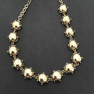 Sale Photo Thumbnail #158: Beautiful chunky gold tone Erica Lyons necklace. Please see attached photos.