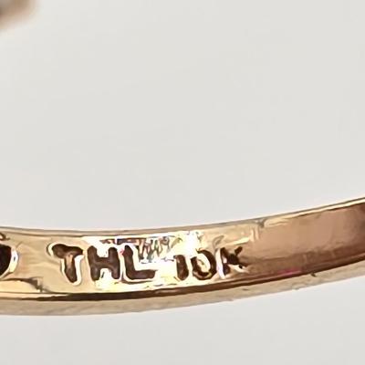 Lot 32: 10k Gold Ring with Heart Shaped Stone - 2g / Size 6.5