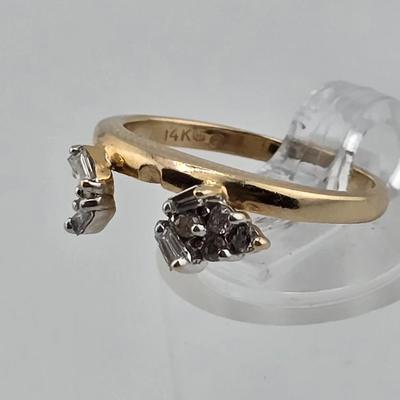 Lot 34: 14k Gold Wrap Ring with Baguette and Round Accent Diamonds - 2g / Size 5.5