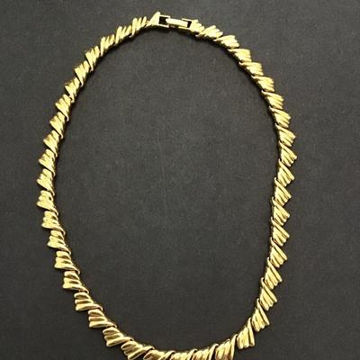 Sale Photo Thumbnail #194: Very nice vintage Napier gold tone, choker style necklace. Please see attached photos.