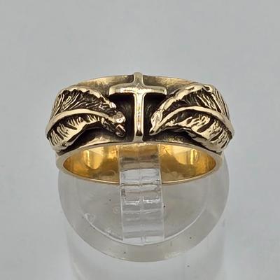 Lot 45: 14k Gold Ring with Cross & Leaf Design - 6g / Size 5.5