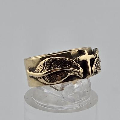 Lot 45: 14k Gold Ring with Cross & Leaf Design - 6g / Size 5.5