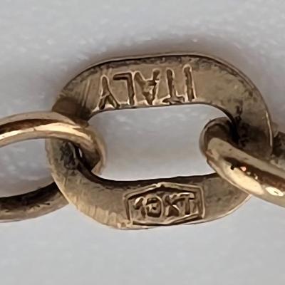 Lot 50: 7" - 10k Gold Bracelet & 10k Gold Cat Pendant with Diamond Eyes - 3g