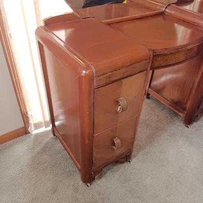 ANTIQUE VANITY WITH MIRROR