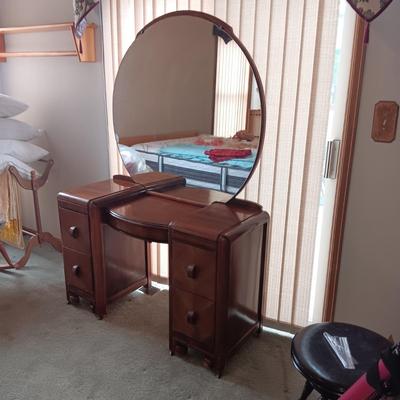 ANTIQUE VANITY WITH MIRROR