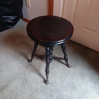 ANTIQUE ADJUSTABLE HEIGHT PIANO STOOL WITH GLASS BALL CLAW FEET