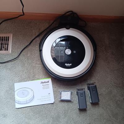 ROBOT ROOMBA VACUUM