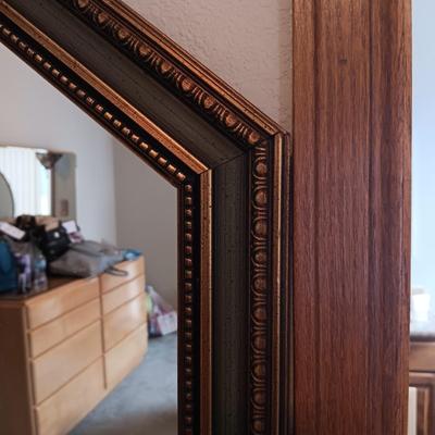 UNIQUE WALL MIRROR