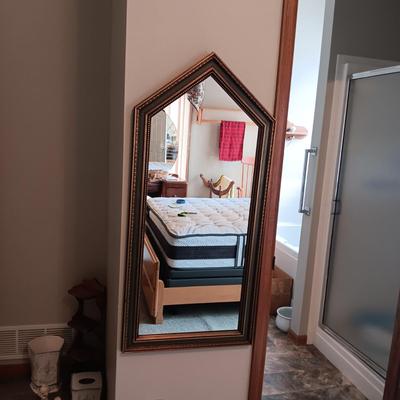 UNIQUE WALL MIRROR